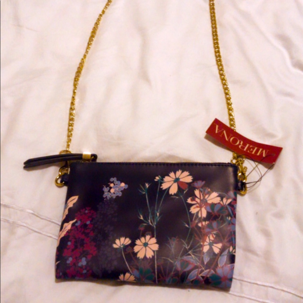 Purse/crossbody with flowers +gold chain